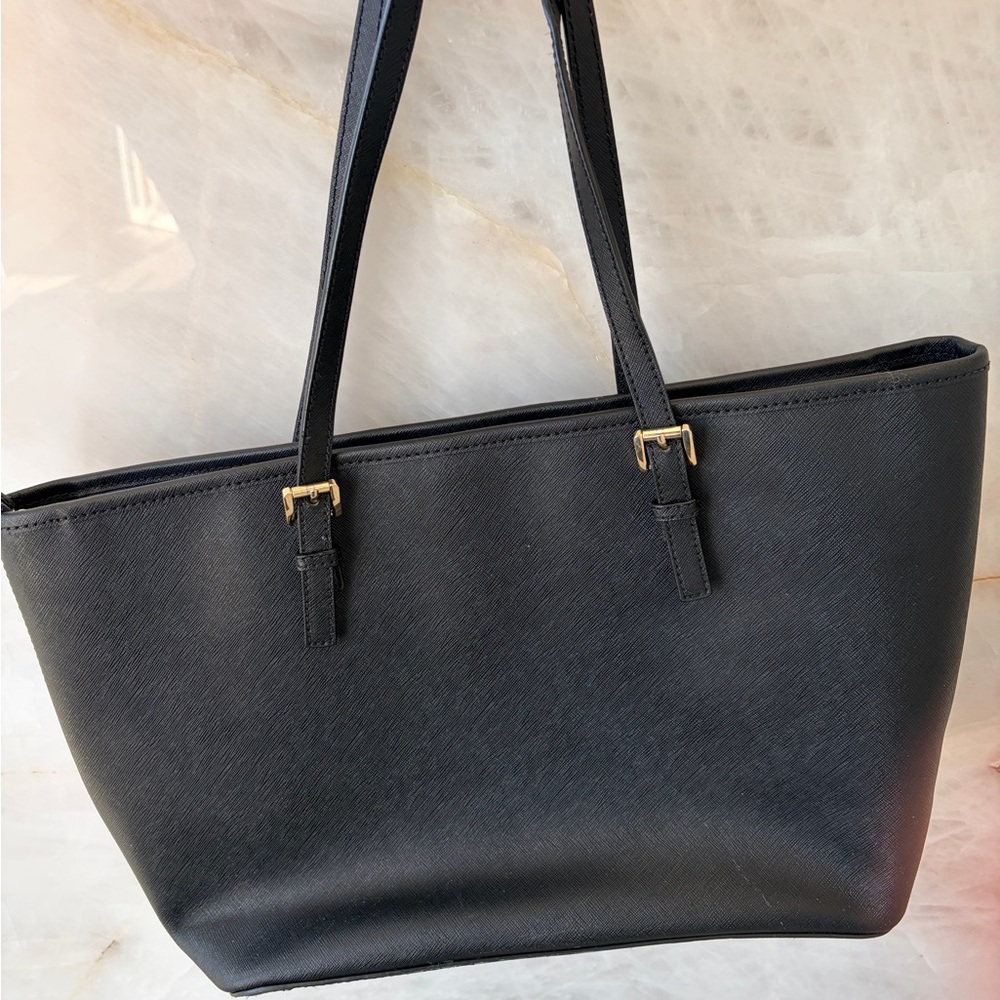 Michael Kors Elegant Black Tote - Picture 4 of 6